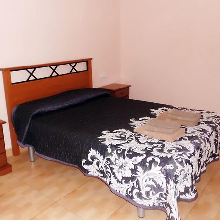 Hostal Abastos Валенсия Екстериор снимка
