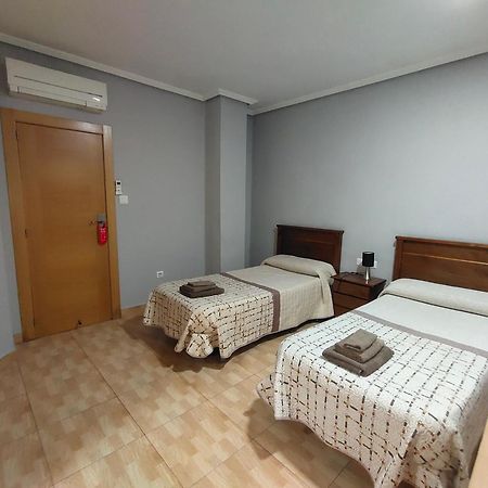 Hostal Abastos Валенсия Екстериор снимка