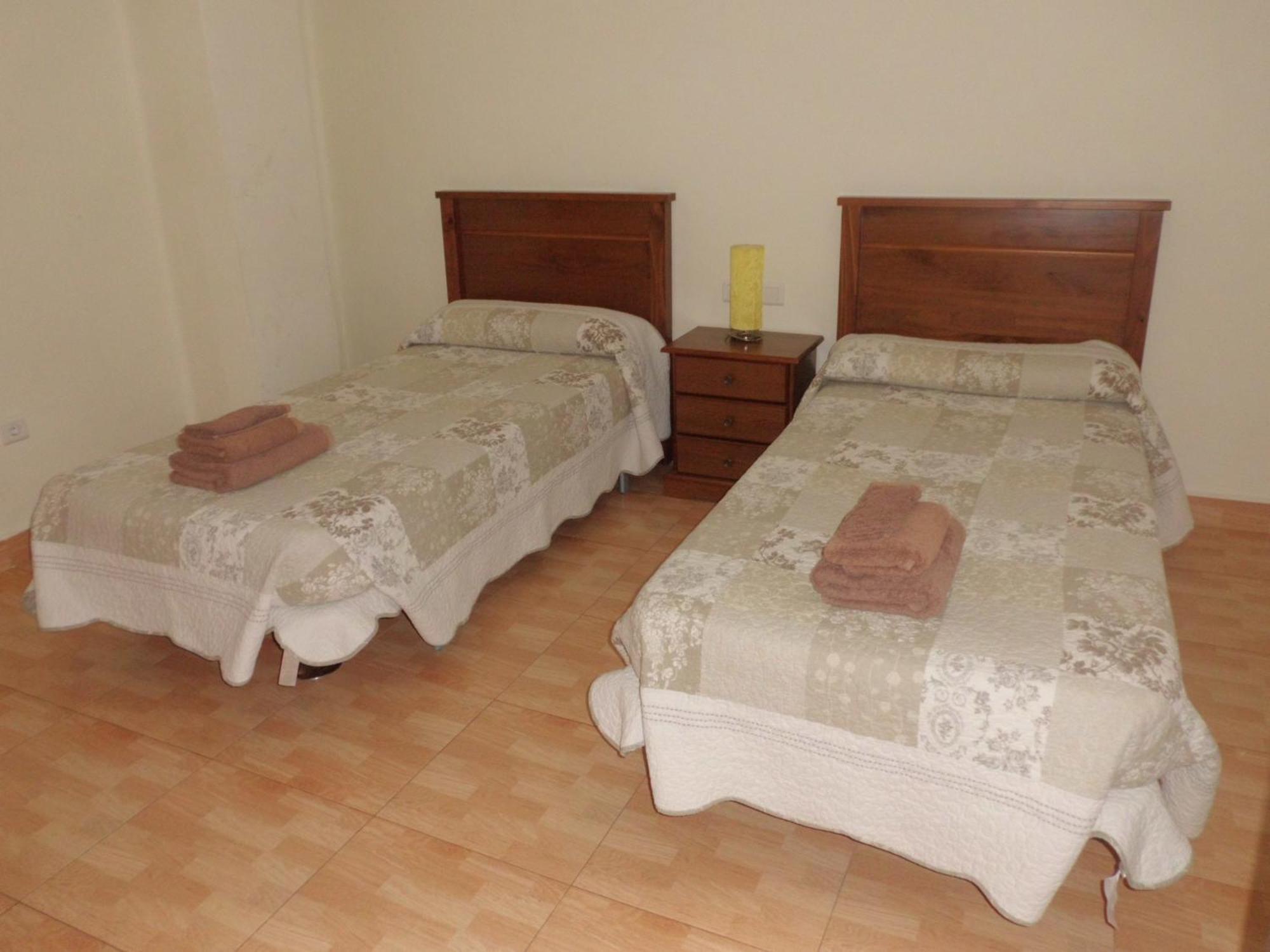 Hostal Abastos Валенсия Екстериор снимка