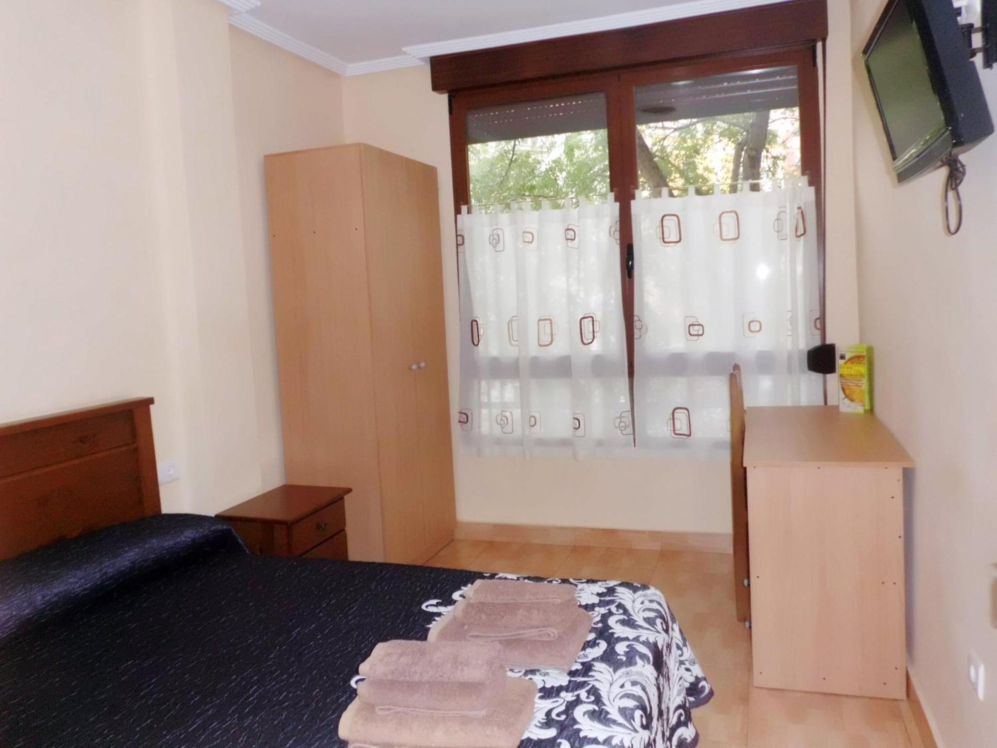 Hostal Abastos Валенсия Екстериор снимка