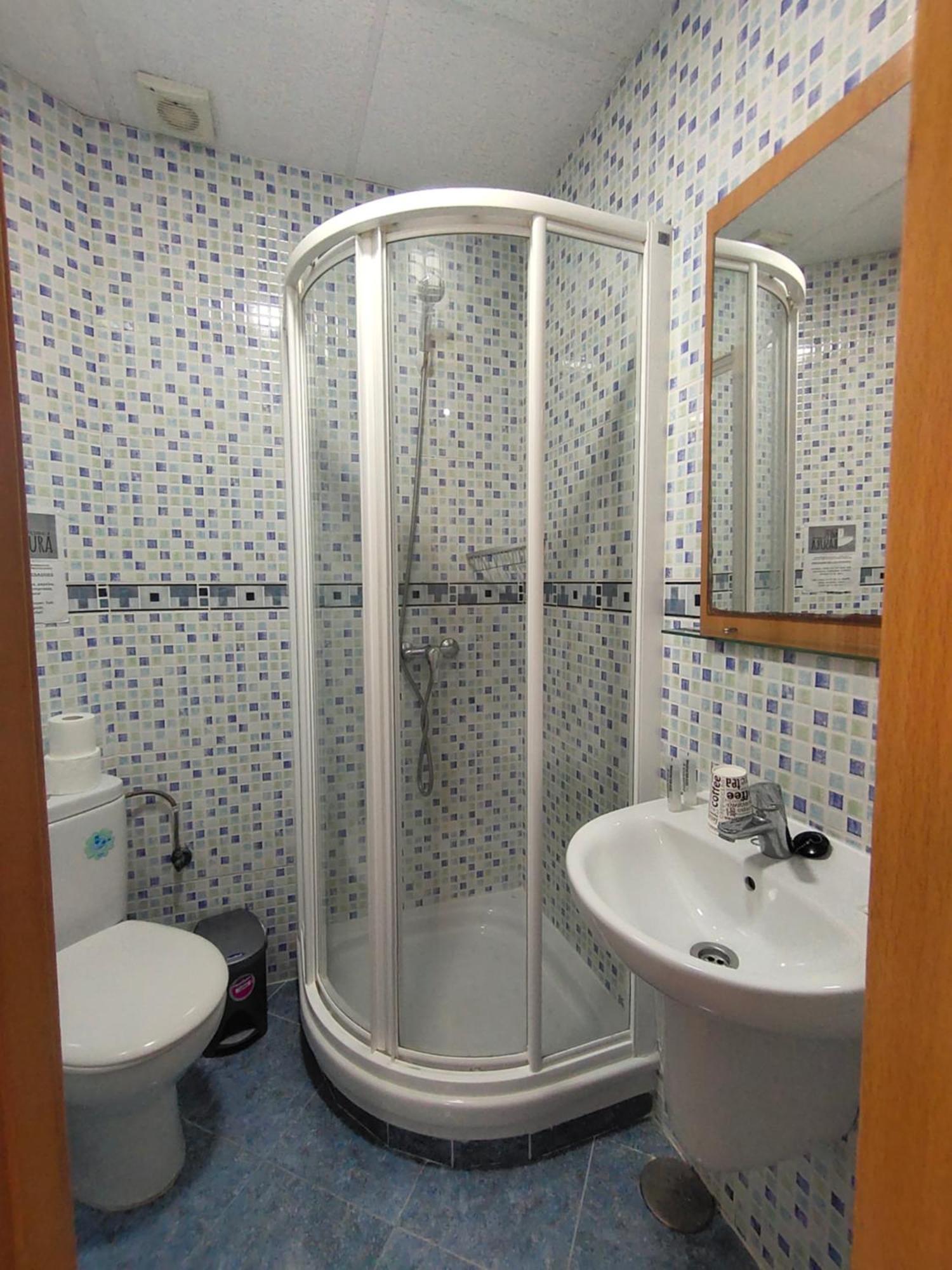 Hostal Abastos Валенсия Екстериор снимка