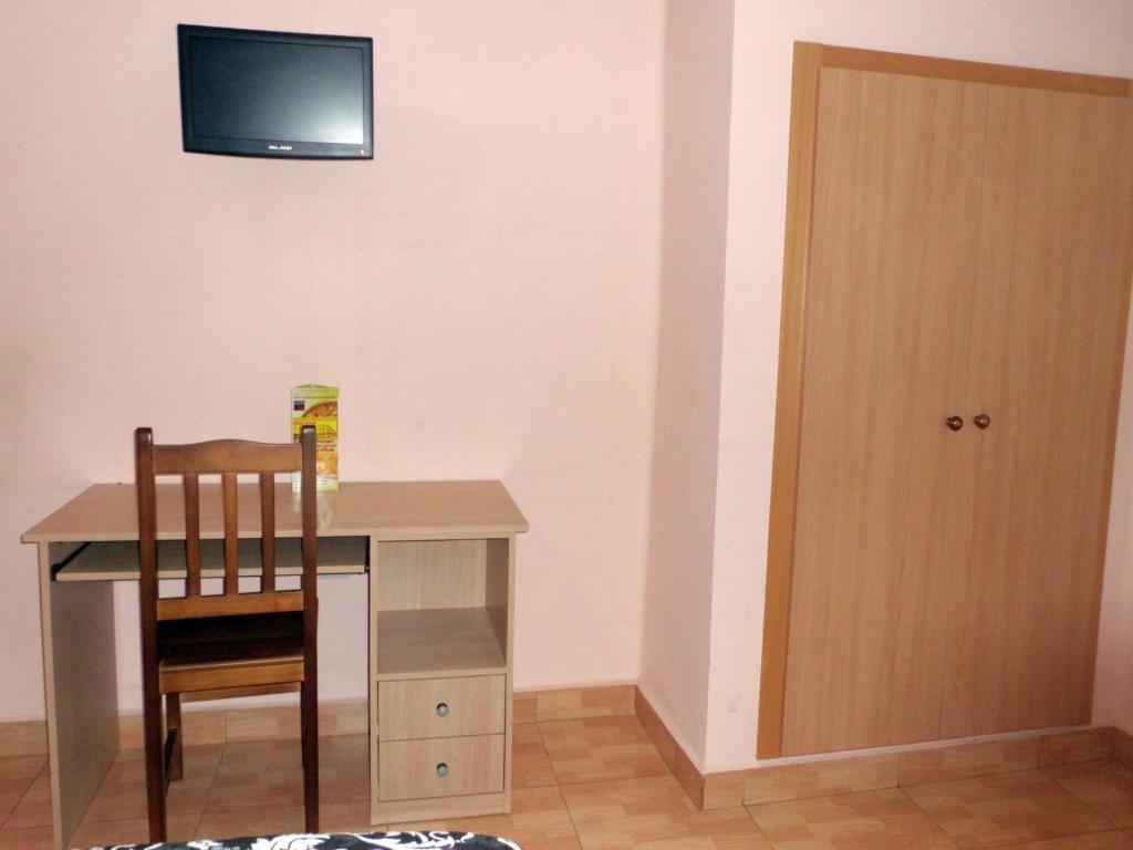 Hostal Abastos Валенсия Екстериор снимка