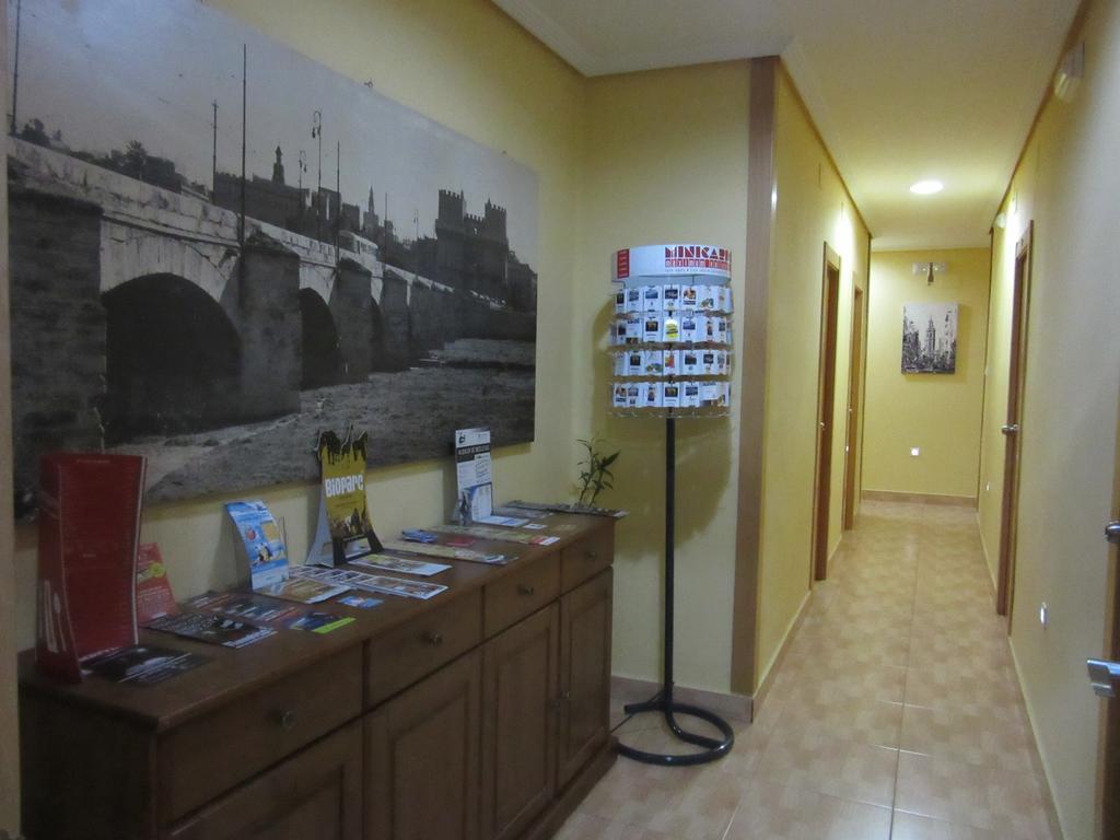 Hostal Abastos Валенсия Екстериор снимка